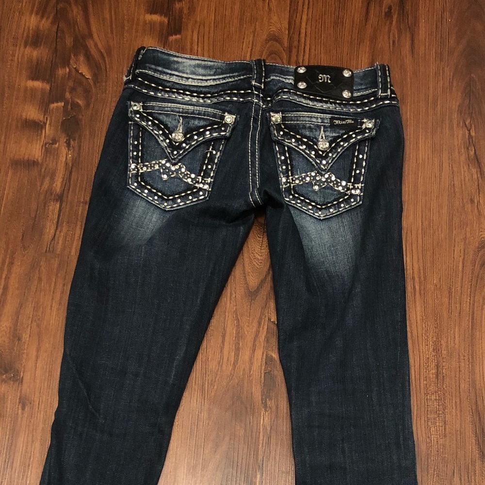LIKE NEW BUCKLE JEANS